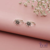 Classic Flower oxidized adjustable Silver Toering